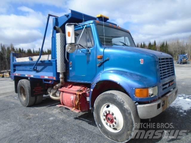 International 8100 Sklápěče
