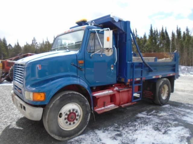 International 8100 Sklápěče