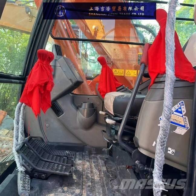 Hitachi ZX 135 Pásová rýpadla