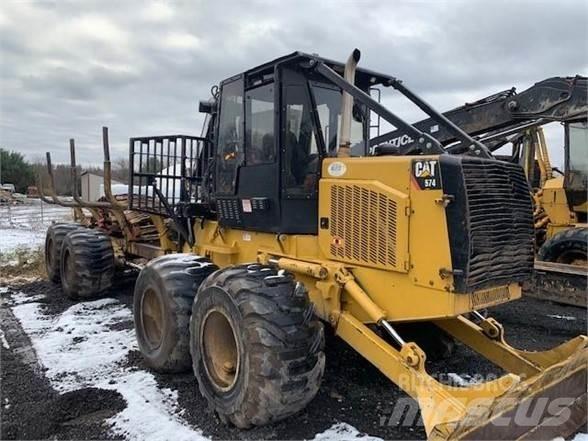 CAT 574 Vyvážecí traktory