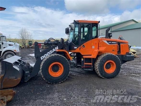 Doosan DL220-5 Kolové nakladače