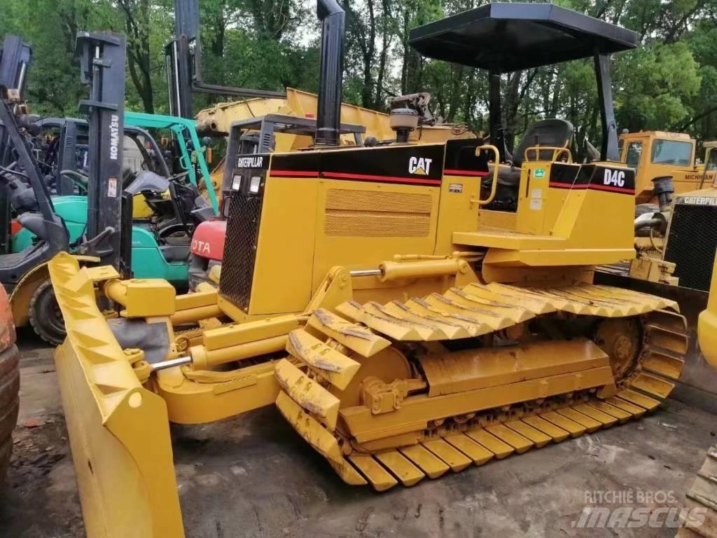 CAT D 4 C Pásové dozery