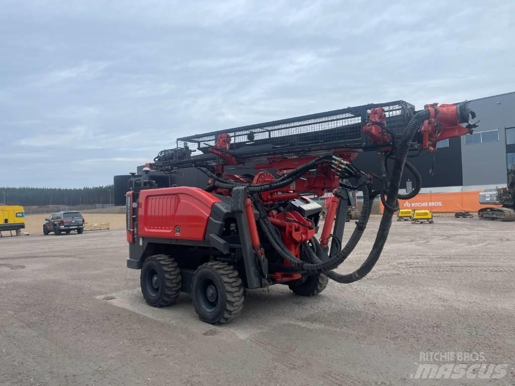 Sandvik DC300Ri Povrchové vrtací stroje