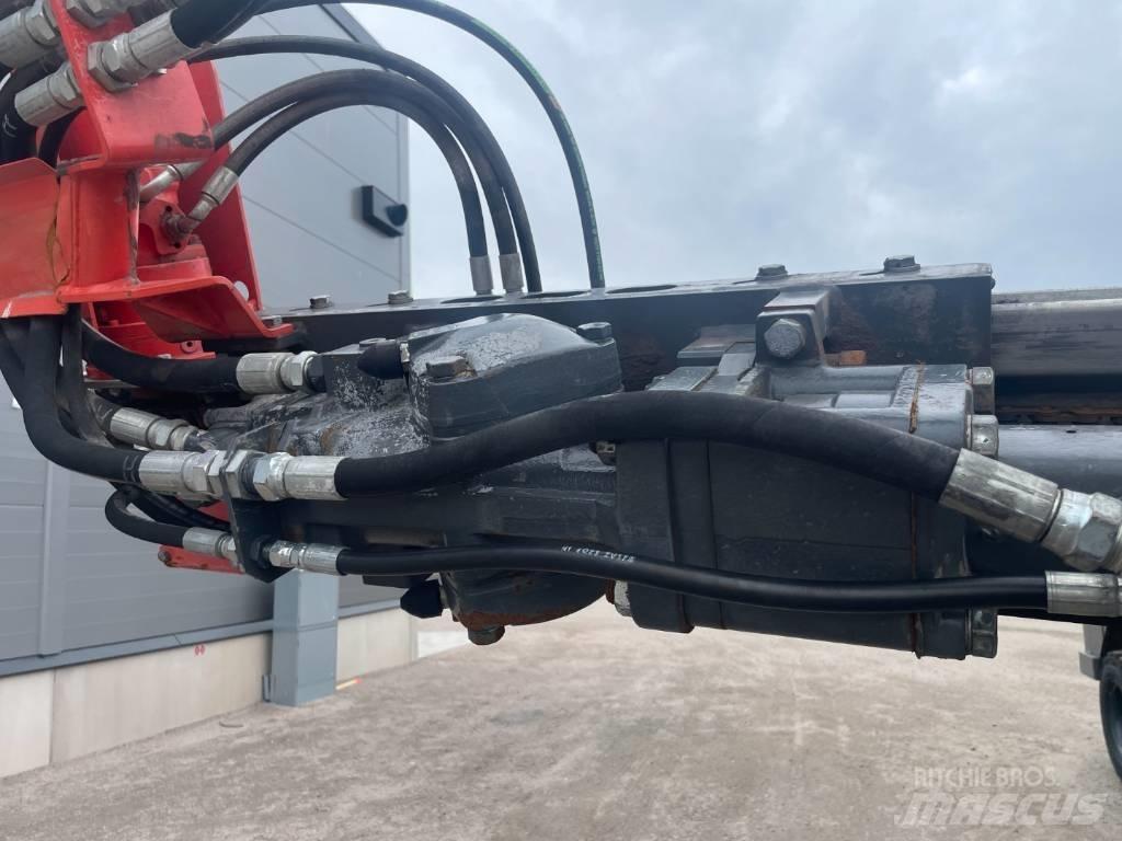 Sandvik DC300Ri Povrchové vrtací stroje