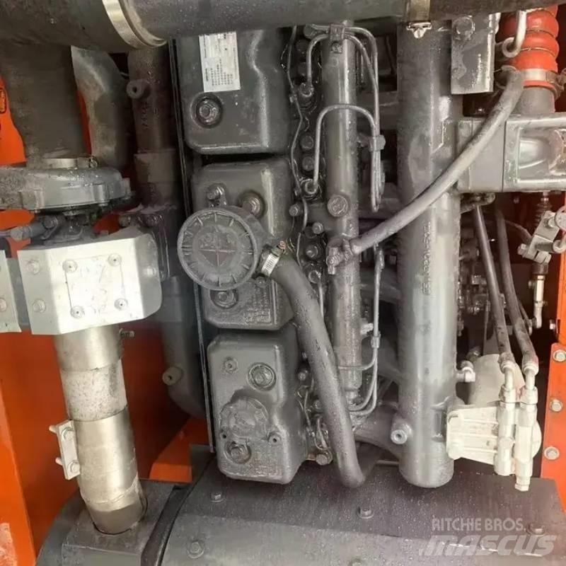 Doosan DX 300 Pásová rýpadla