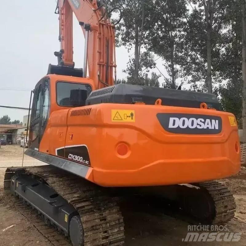 Doosan DX 300 Pásová rýpadla