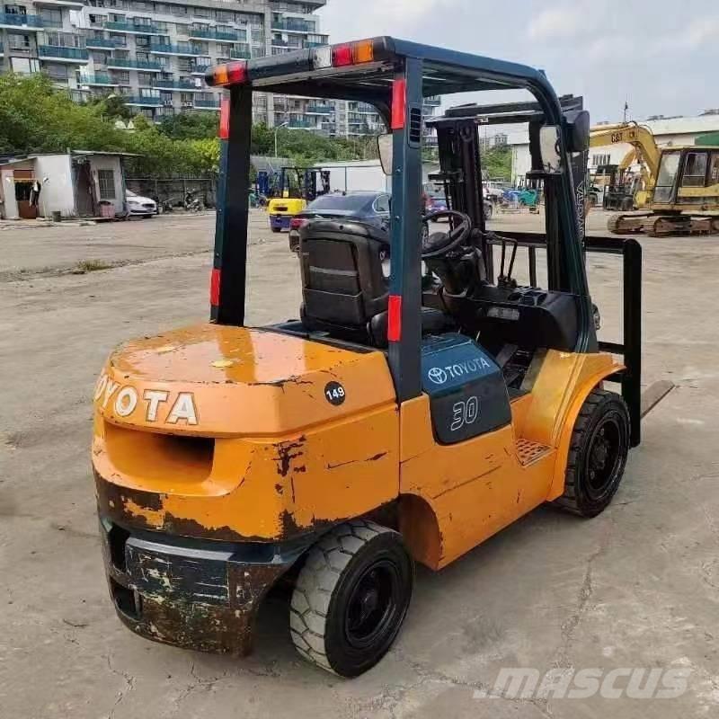 Toyota FD 30 Dieselové vozíky