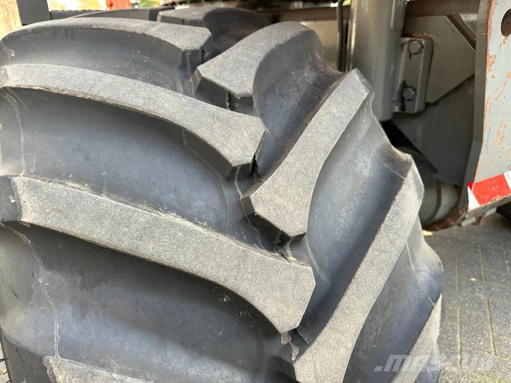 JCB JS145W Kolová rýpadla