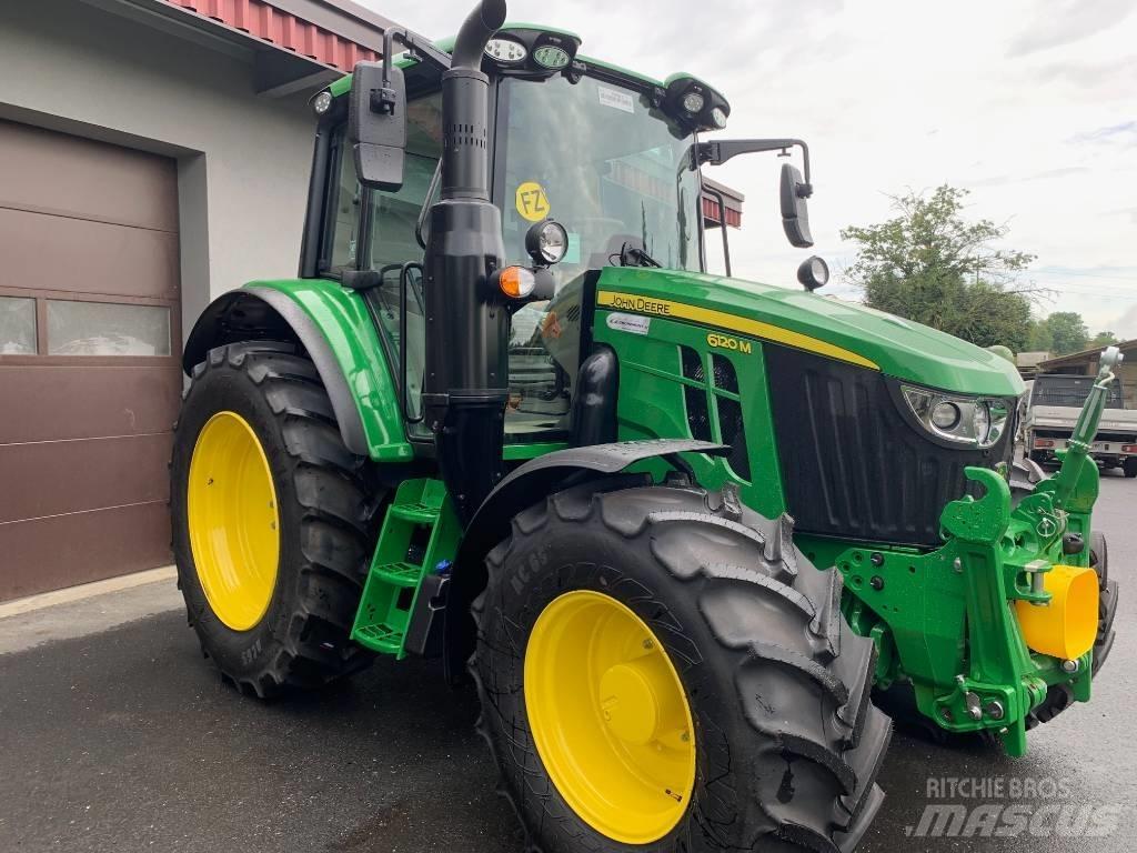 John Deere 6120 M Traktory