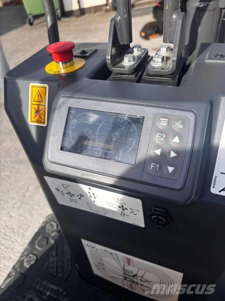 XCMG XE10E Mini rýpadla < 7t