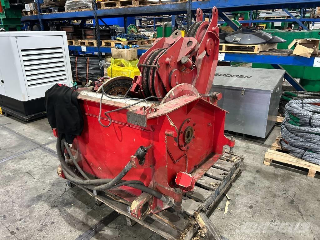 Grove GMK 6250 Univerzální terénní jeřáby