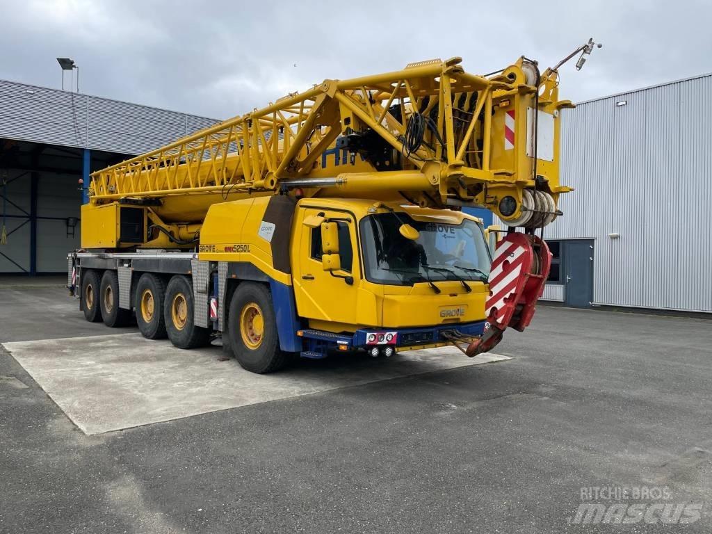 Grove GMK 5250 L Univerzální terénní jeřáby