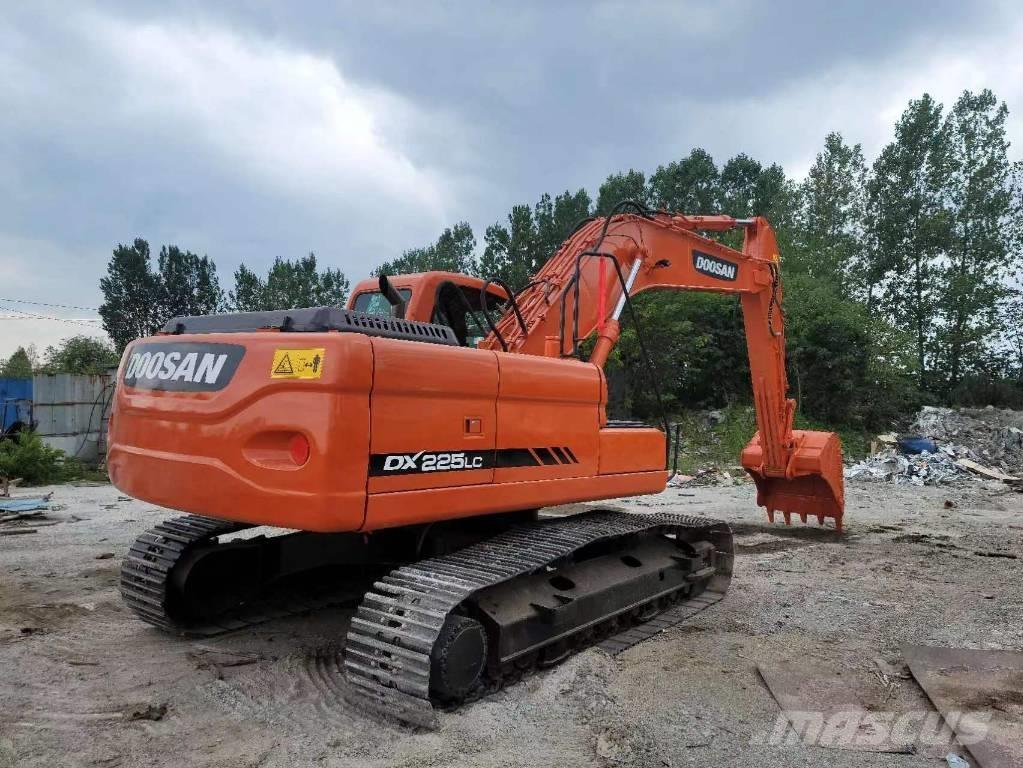 Doosan DX 225 LC Pásová rýpadla