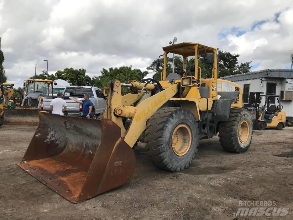 Komatsu WA320-5 Kolové nakladače