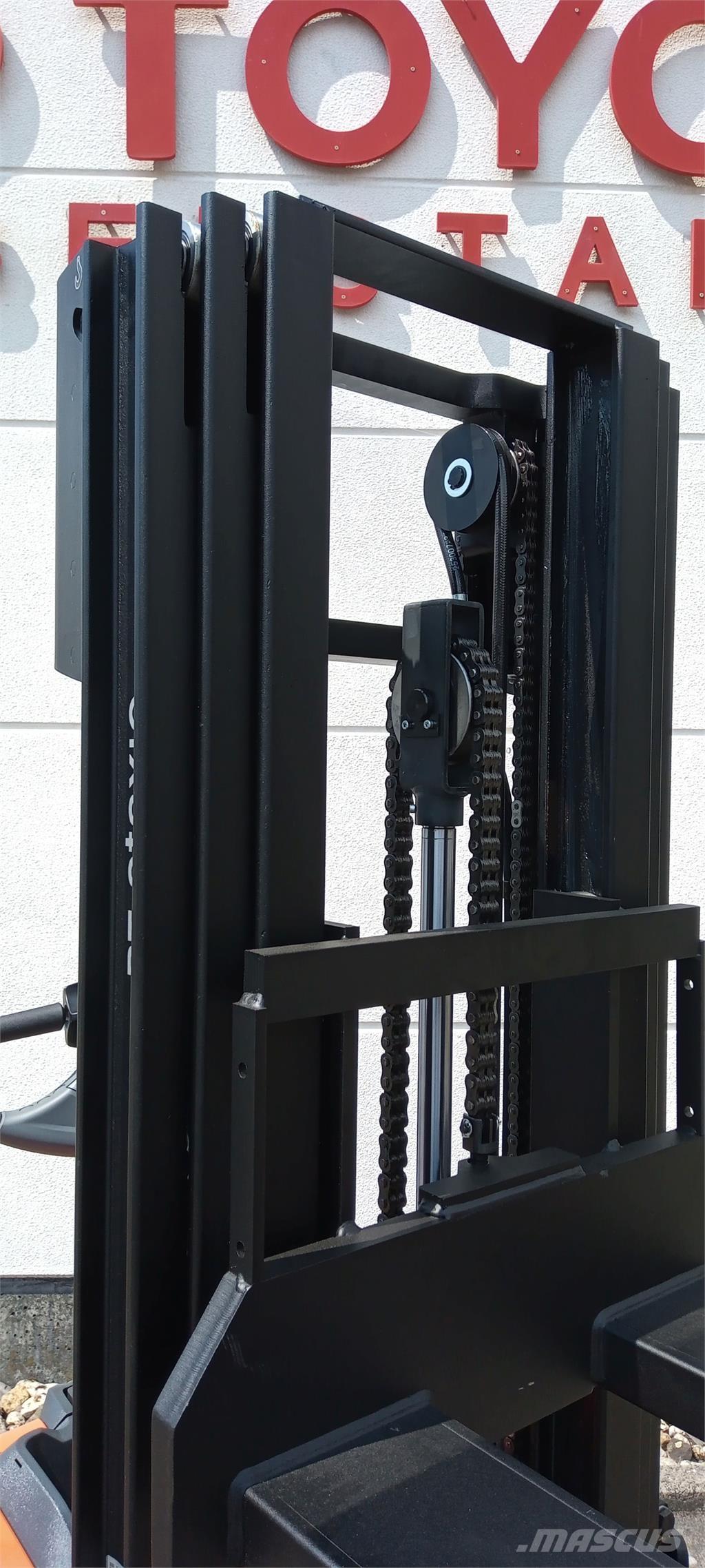 Toyota SWE120L Samohybné vozíky