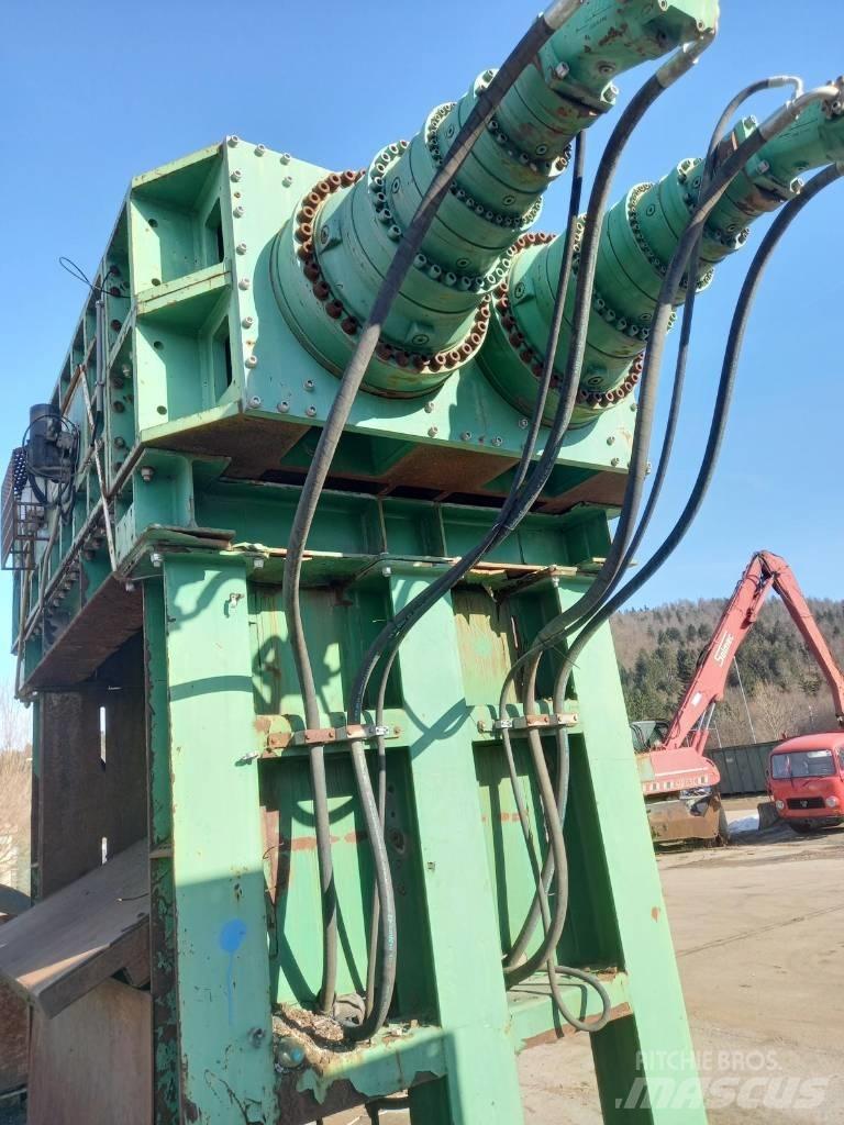 TPA GM2400 Drtiče odpadu