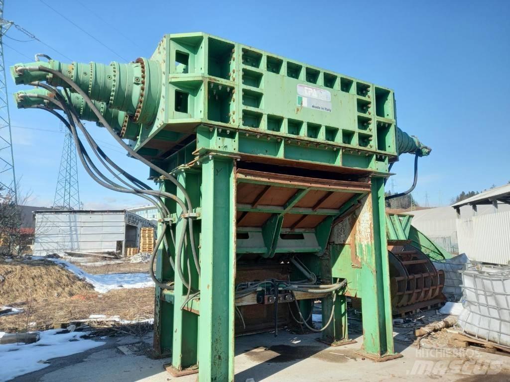 TPA GM2400 Drtiče odpadu