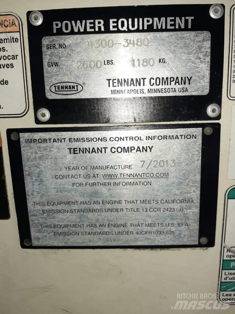 Tennant ATLV4300 Zametací stroje