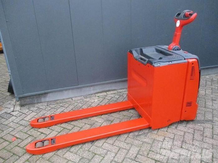 Linde T30 Nízkozdvižný vozík