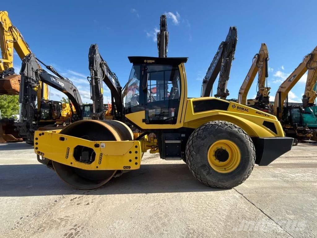 Bomag BW213D-5 Tahačové válce
