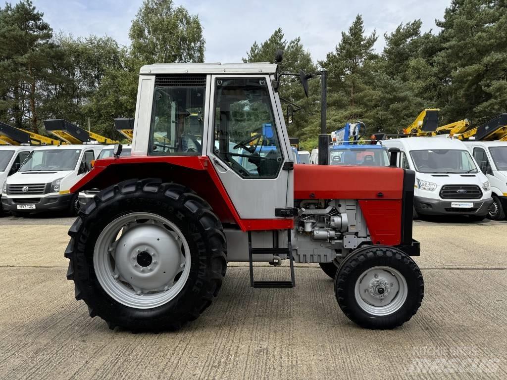 Massey Ferguson 690 Traktory