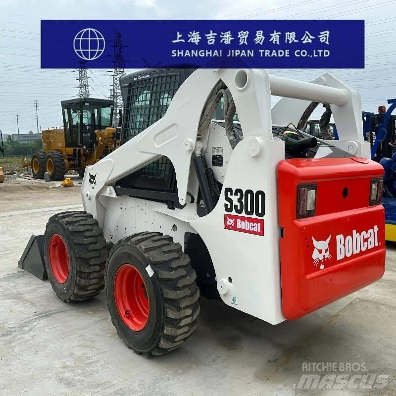 Bobcat S 300 Smykem řízené nakladače