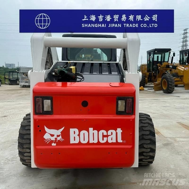 Bobcat S 300 Smykem řízené nakladače
