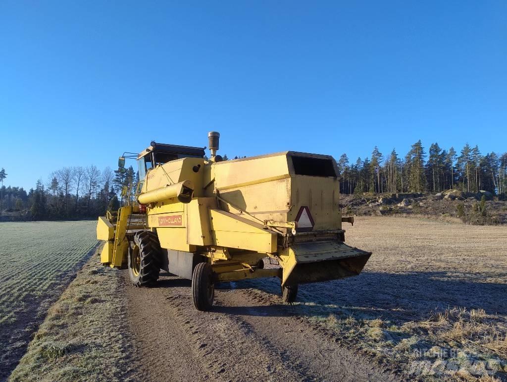 New Holland 8030 Sklízecí mlátičky