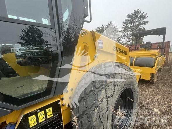 Sakai SV544D Tahačové válce
