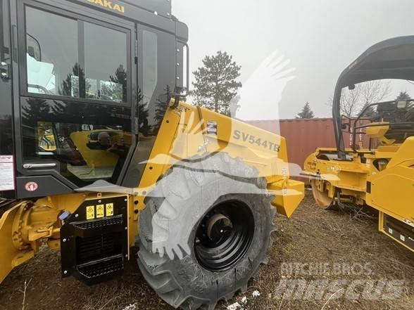 Sakai SV544T Tahačové válce
