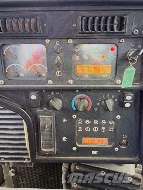 CAT D 6 T Pásové dozery