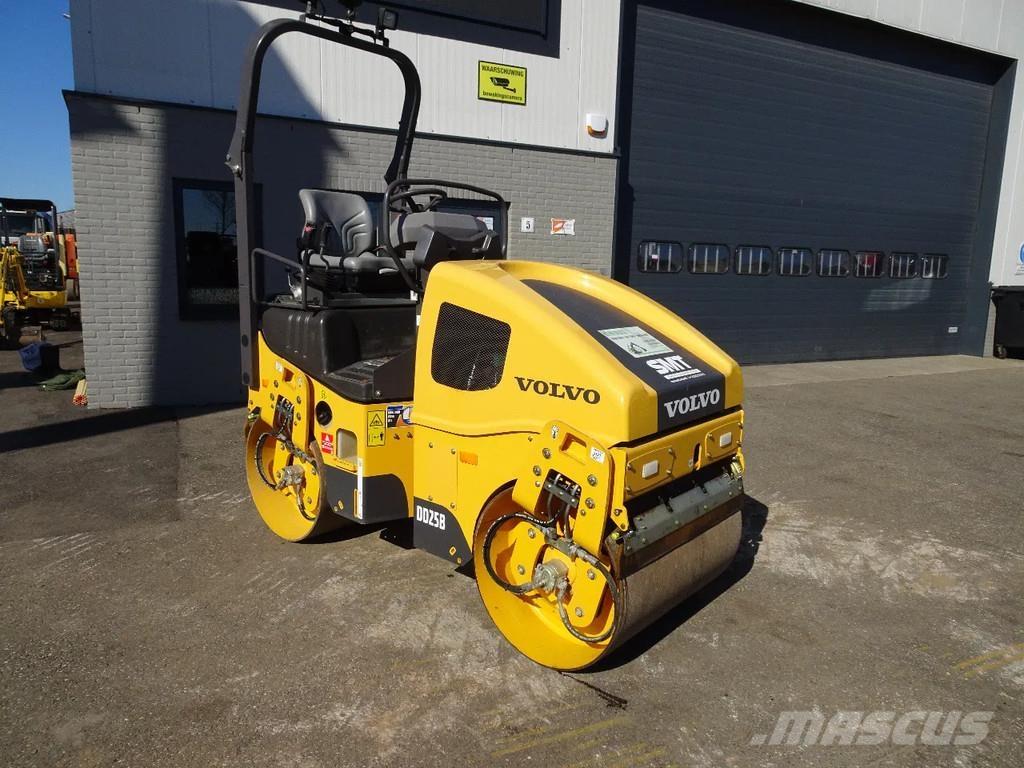 Volvo DD25P Tandemové válce