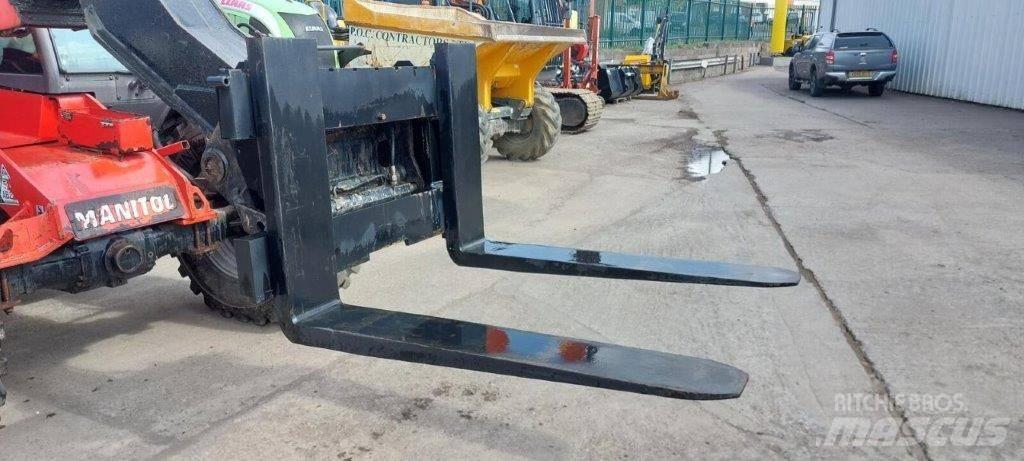 Manitou PFB Teleskopické manipulátory