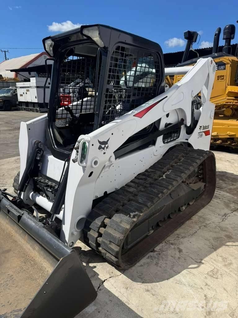 Bobcat T 740 Smykem řízené nakladače