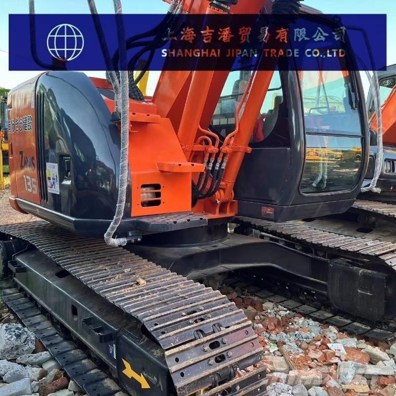 Hitachi ZX 135 Midi rýpadla 7t - 12t