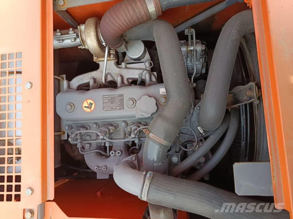 Hitachi ZX 135 Pásová rýpadla