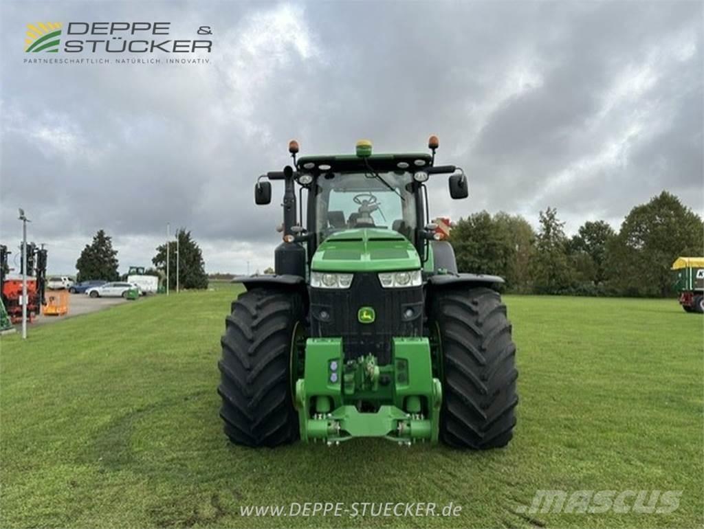 John Deere 8370R Traktory