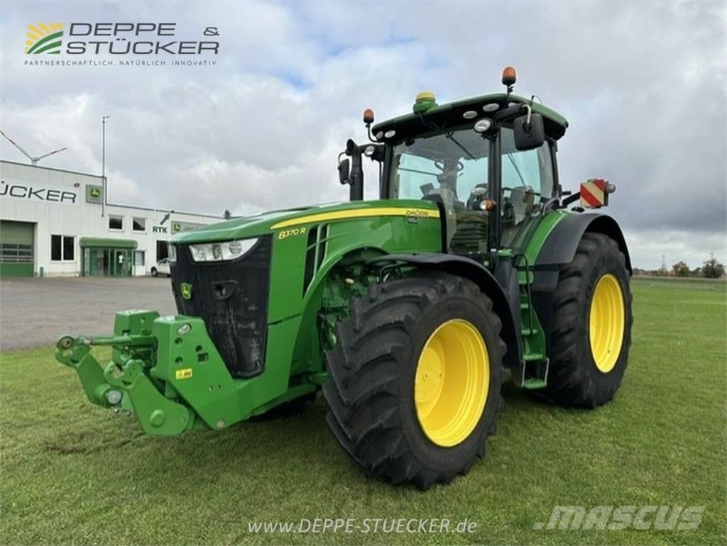 John Deere 8370R Traktory