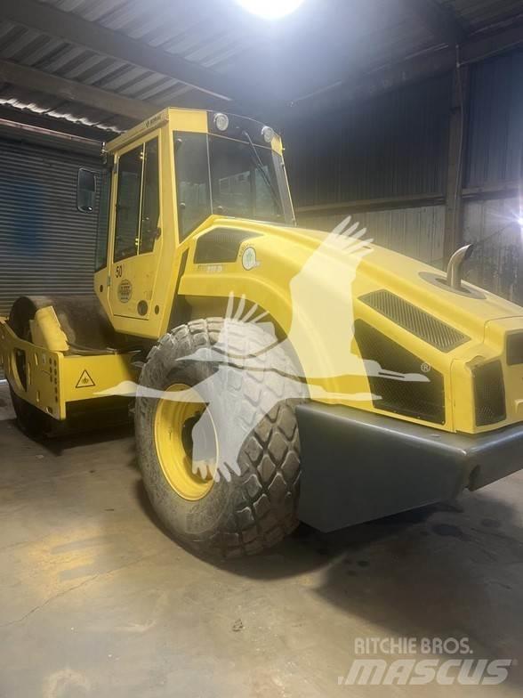 Bomag BW213D-4 Tahačové válce