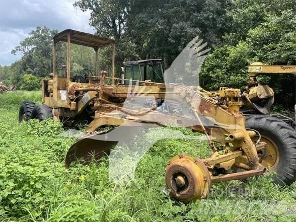 CAT 12D Grejdry