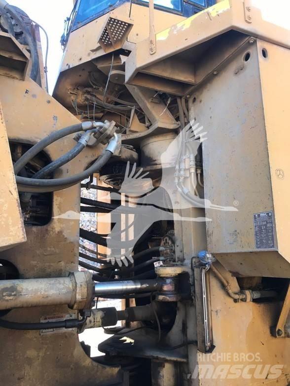 CAT 992G Kolové nakladače