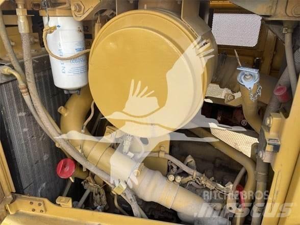 CAT D6R Pásové dozery