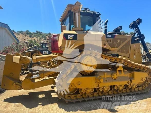 CAT D8T Pásové dozery