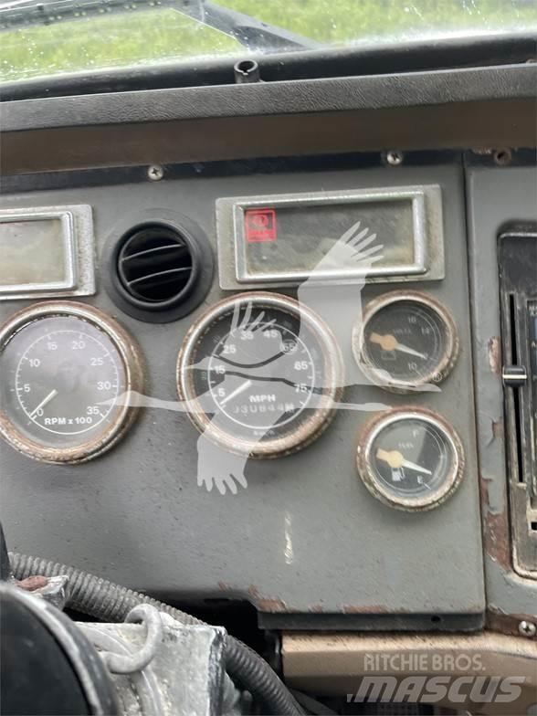 Ford 8000 Cisterny na vodu