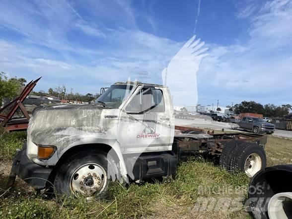 Ford F800 Nákladní vozidlo bez nástavby
