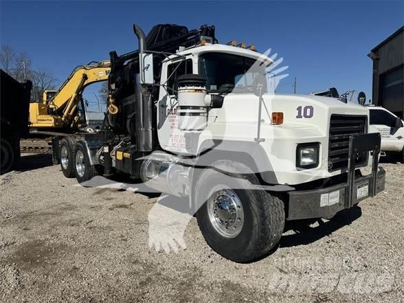 Mack RD688S Tahače
