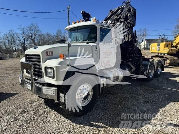 Mack RD688S Tahače