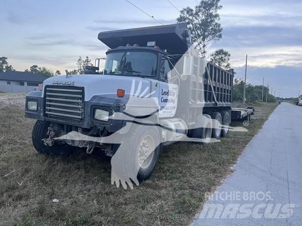Mack RD688S Sklápěče
