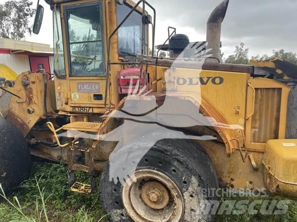 Volvo L120E Kolové nakladače