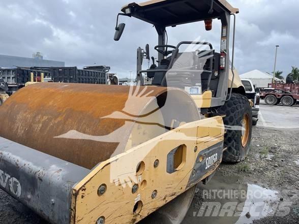 Volvo SD115B Tahačové válce